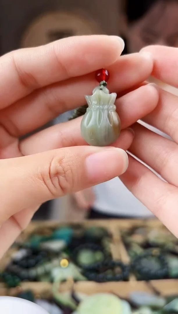 颈饰未镶嵌和田玉拍一发一，多样性发货