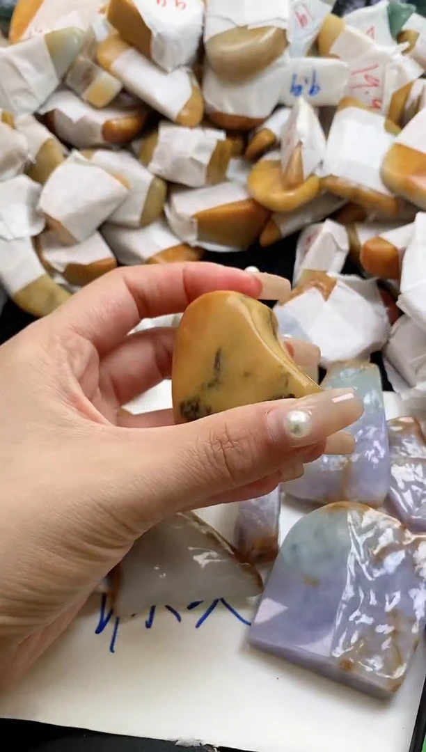 翡翠裸石翡翠挂件裸石