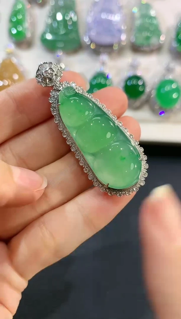 【闪购商品】翡翠吊坠(不含链)18K金镶嵌w39