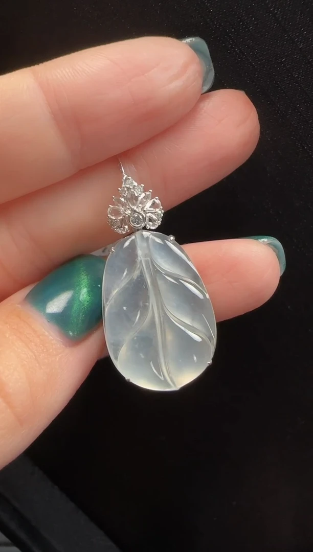 【闪购商品】翡翠颈饰18K金镶嵌049叶子一个