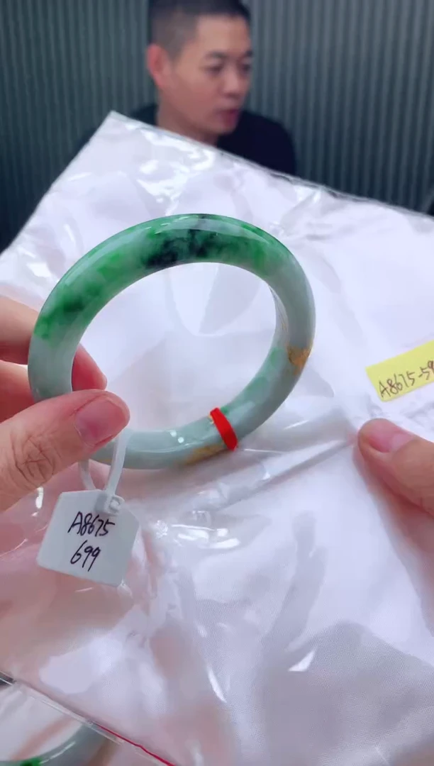 未镶嵌手镯翡翠59+