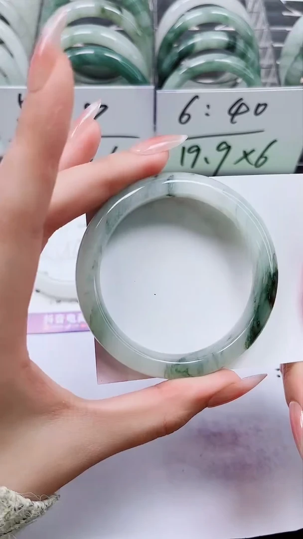 【闪购商品】石英质玉手镯未镶嵌A22-53/54