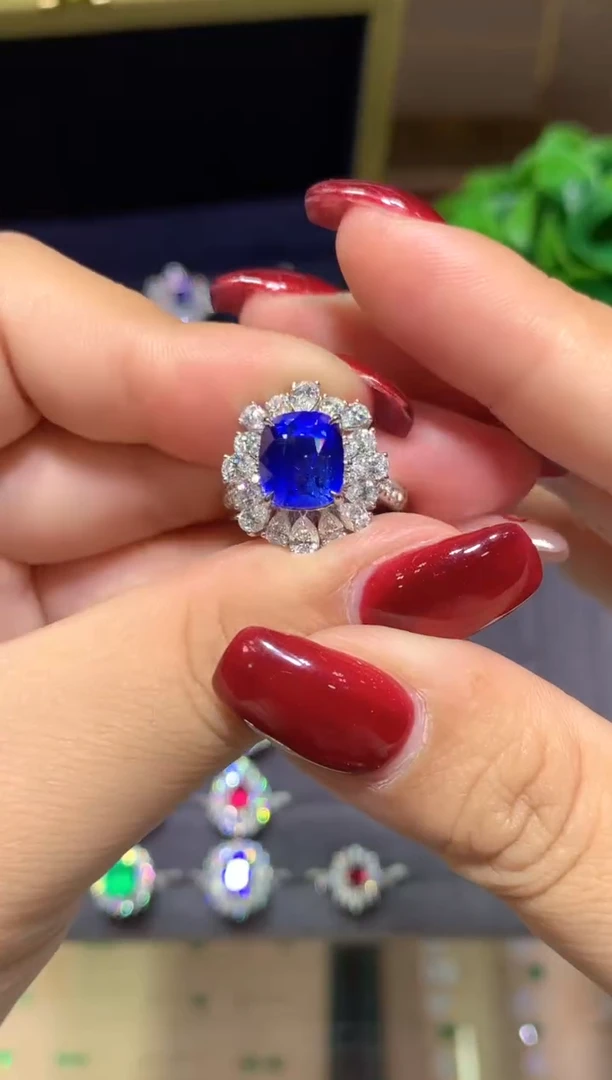 戒指蓝宝石18K金镶嵌6.03ct