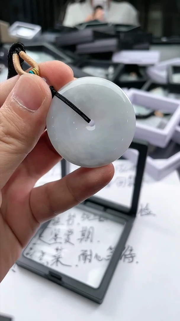 翡翠未镶嵌颈饰..../7/23/ 167