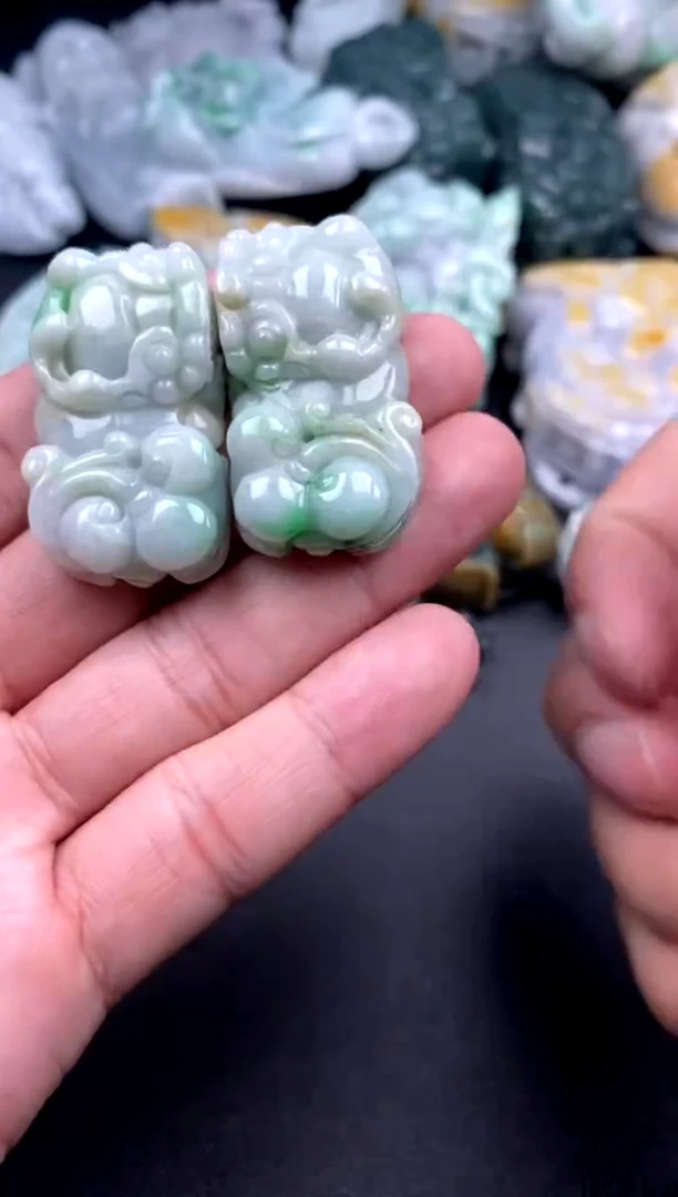吊坠(不含链)未镶嵌翡翠1