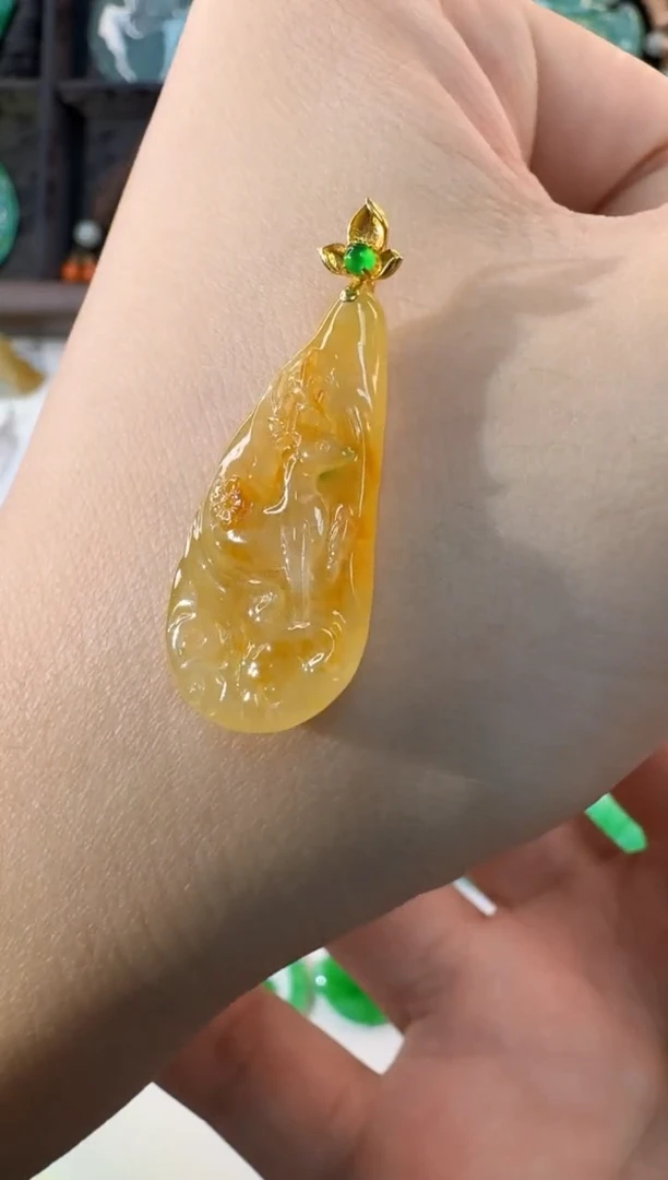 颈饰18K金镶嵌翡翠缅甸A货翡翠