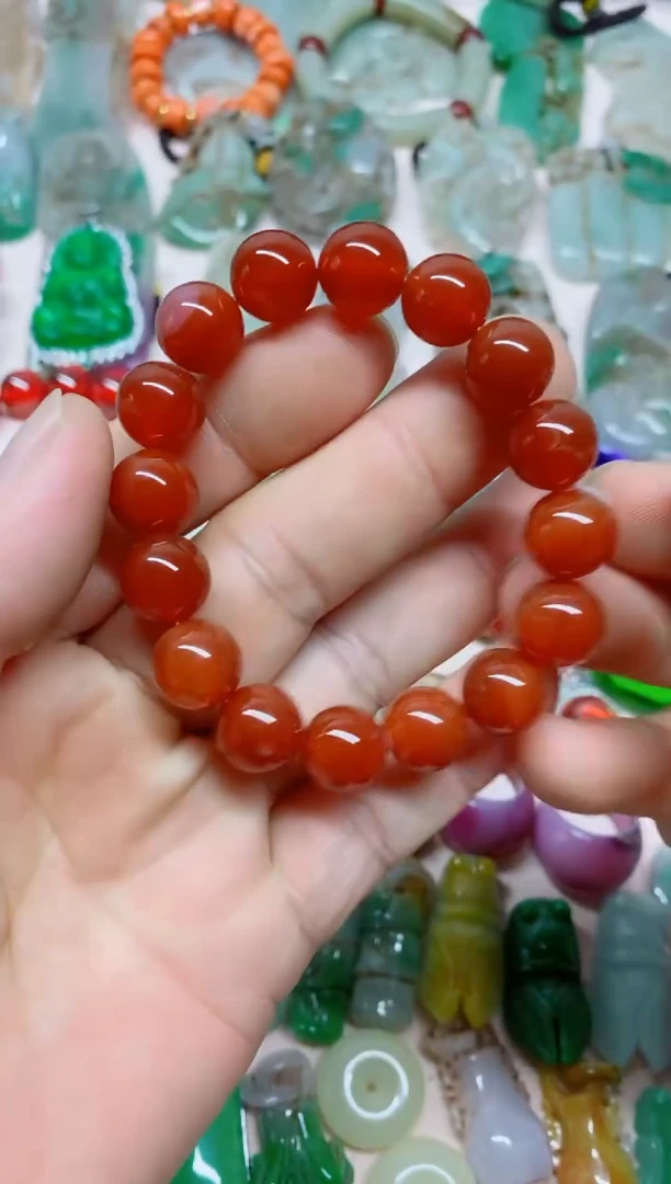 1直播间的实时画面