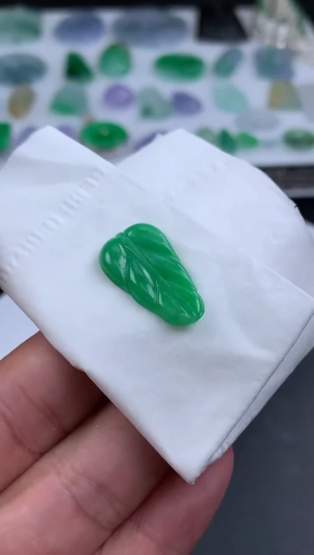 【闪购商品】定制翡翠未镶嵌翡翠