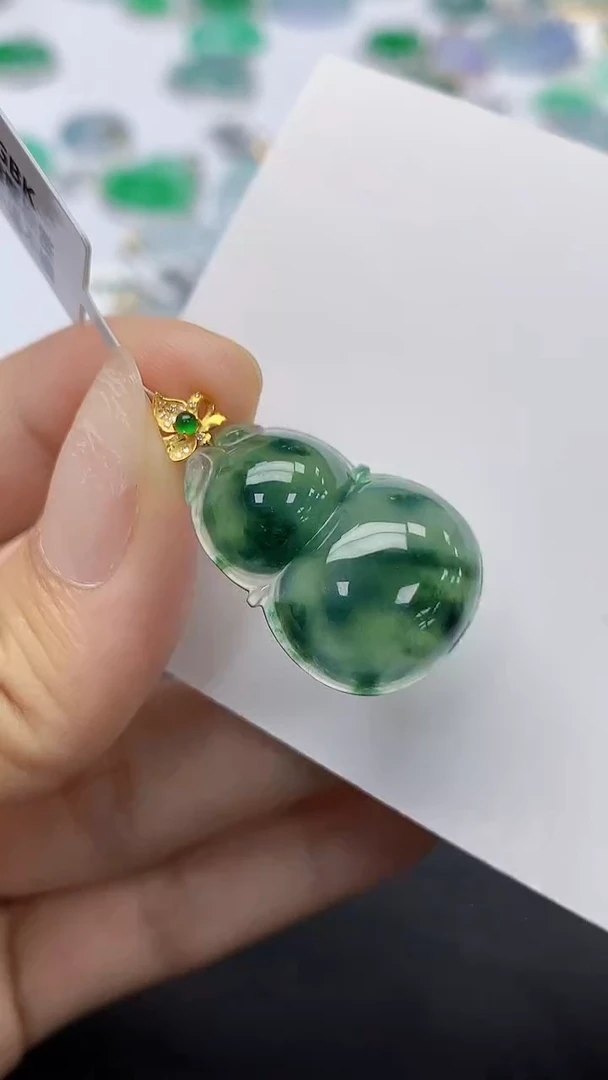 翡翠18K金镶嵌颈饰天然缅甸a货翡翠