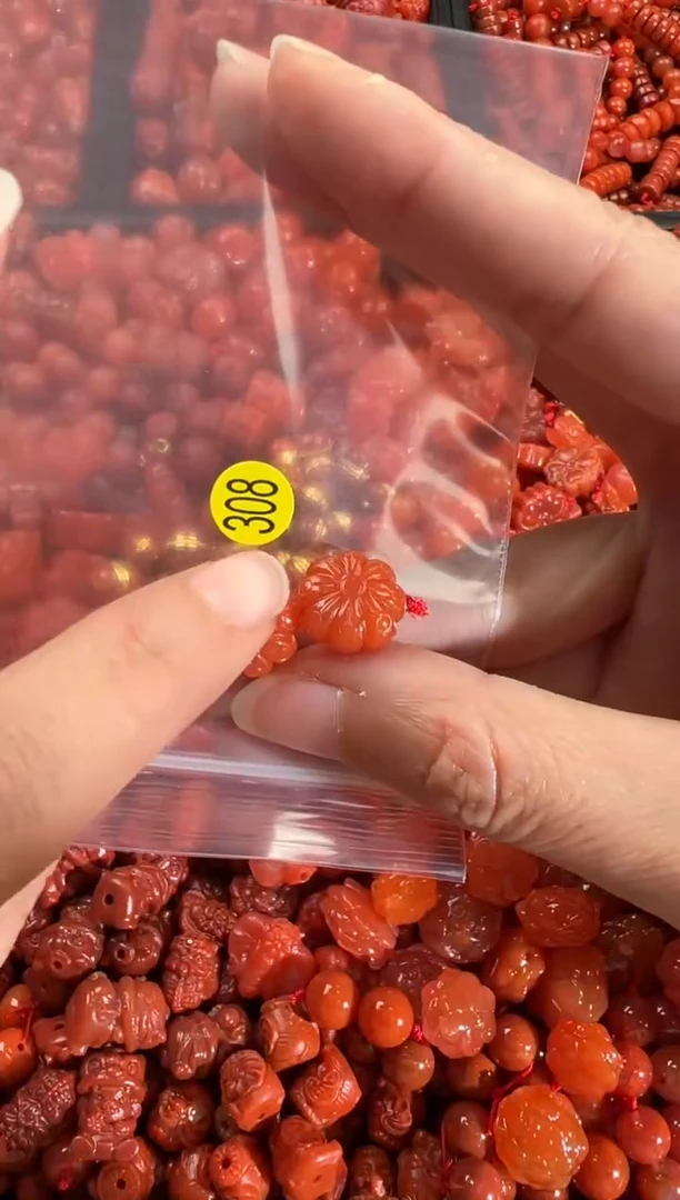 【闪购商品】南红玛瑙颈饰未镶嵌1