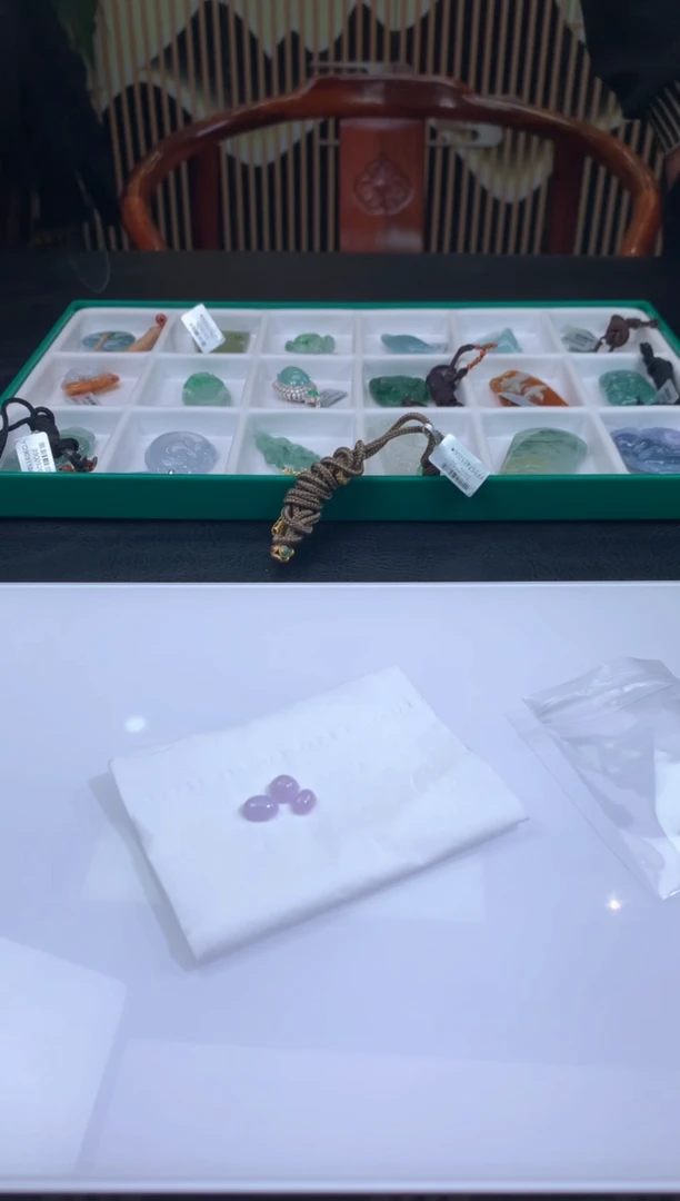 未镶嵌定制翡翠月**暖翡翠