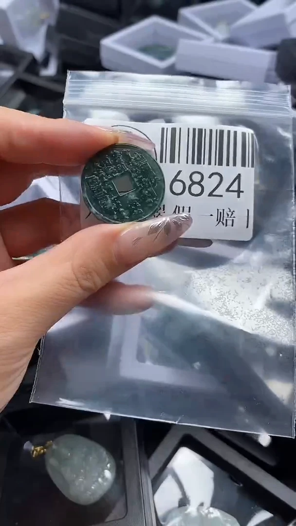 吊坠(不含链)未镶嵌翡翠6824