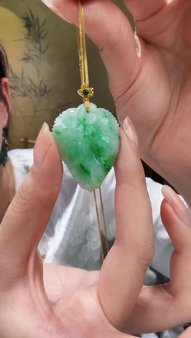 颈饰未镶嵌翡翠吊坠