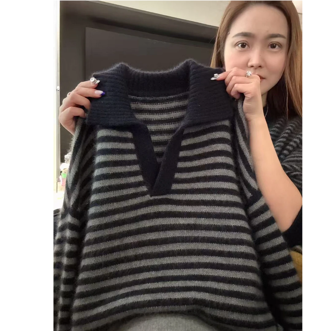 翻领细条纹」百搭时尚~韩系翻领条纹针织衫冬季时尚简约套头-5623