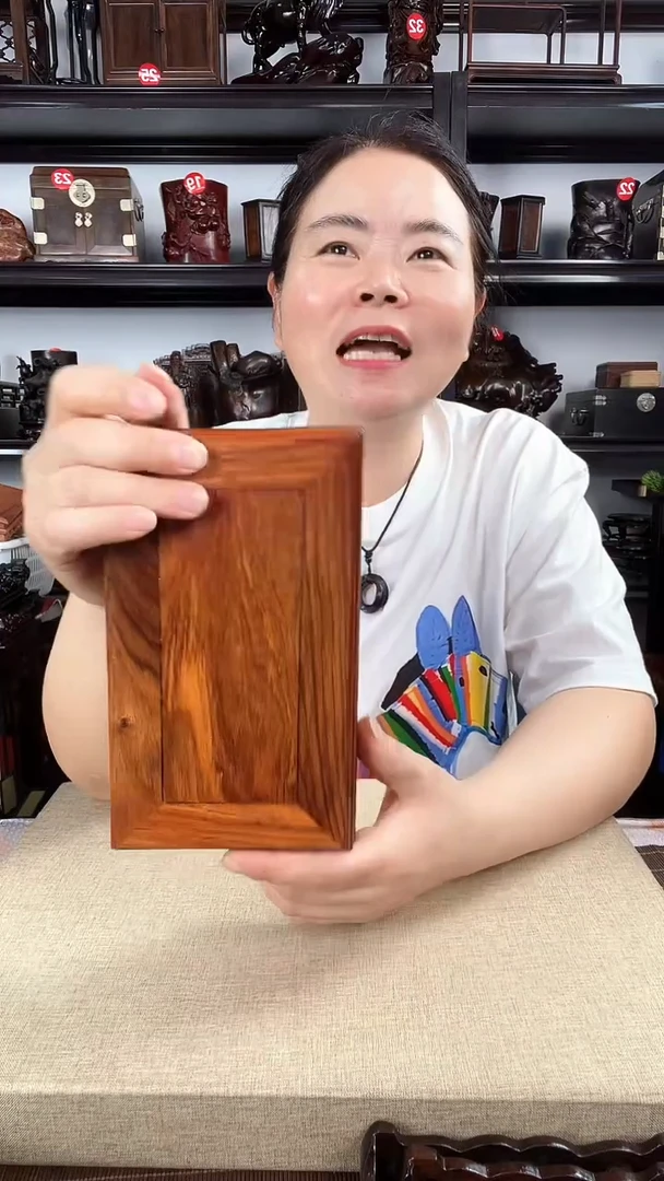 木回纹长方老李红木工艺品