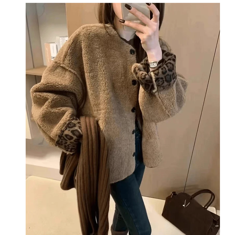 【现货+运费补贴】318欧若风2025年春季新款皮毛一体漂亮上衣