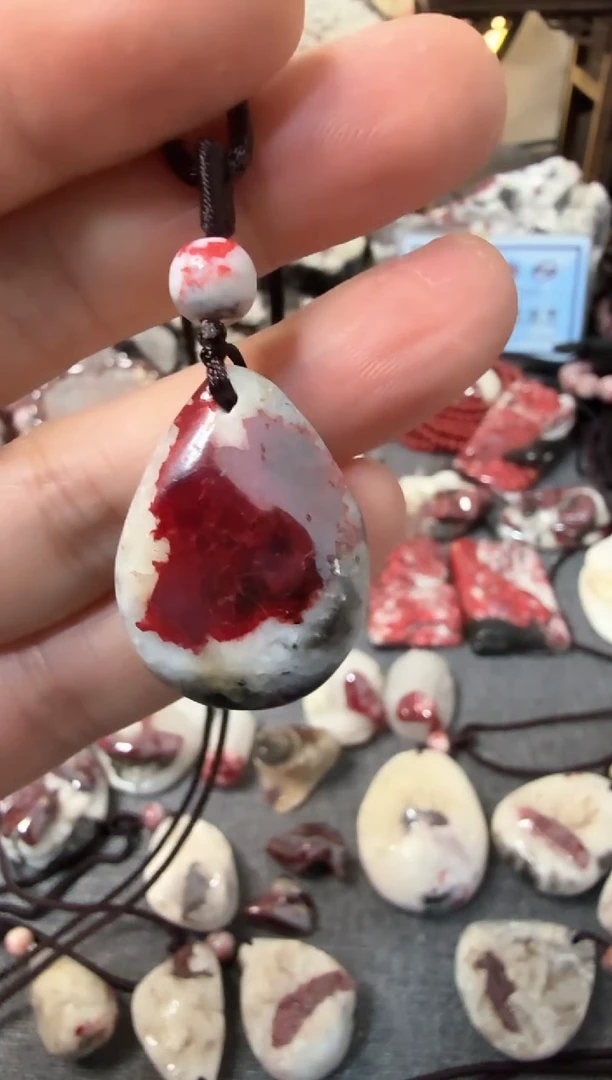 【闪购商品】天然辰砂大晶砂原石吊坠1