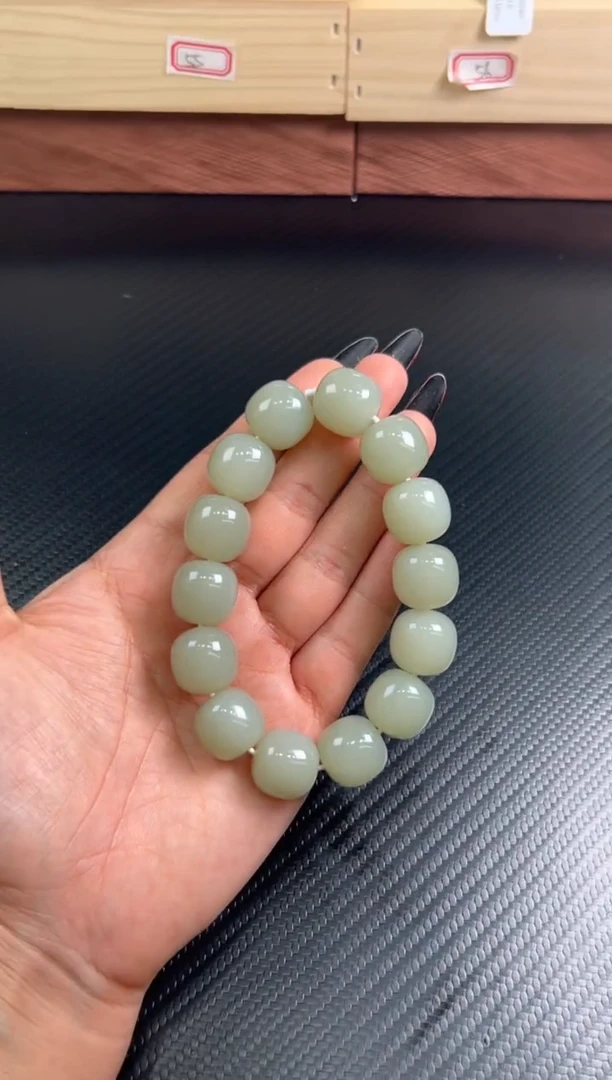 未镶嵌手串和田玉且末近矿微色差卡14*15