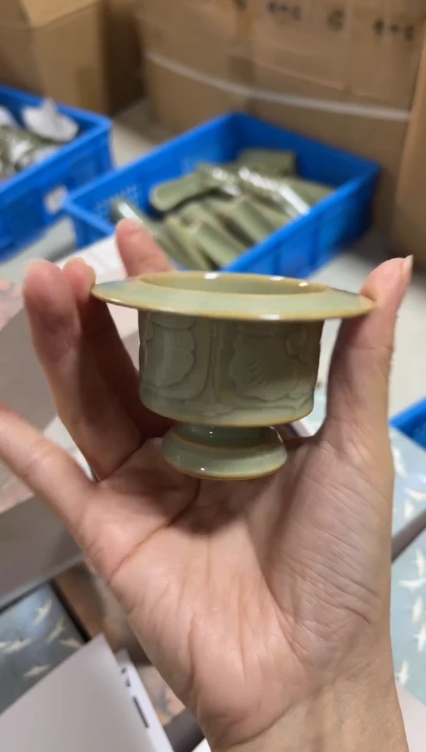 陶瓷纯手工天青色宝象牡丹纹行炉