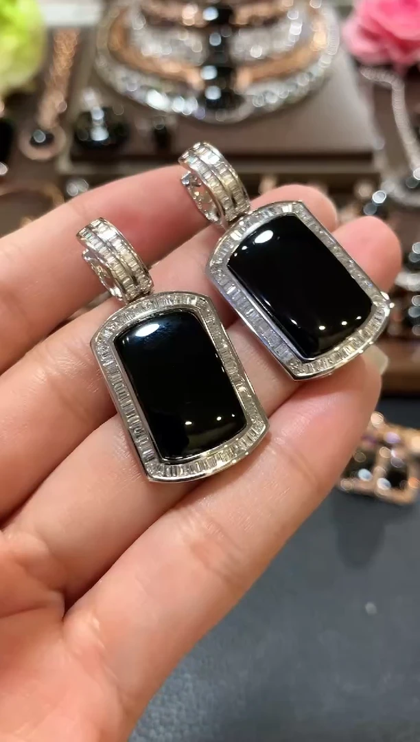 18K金镶嵌翡翠耳饰鱼*妹m160