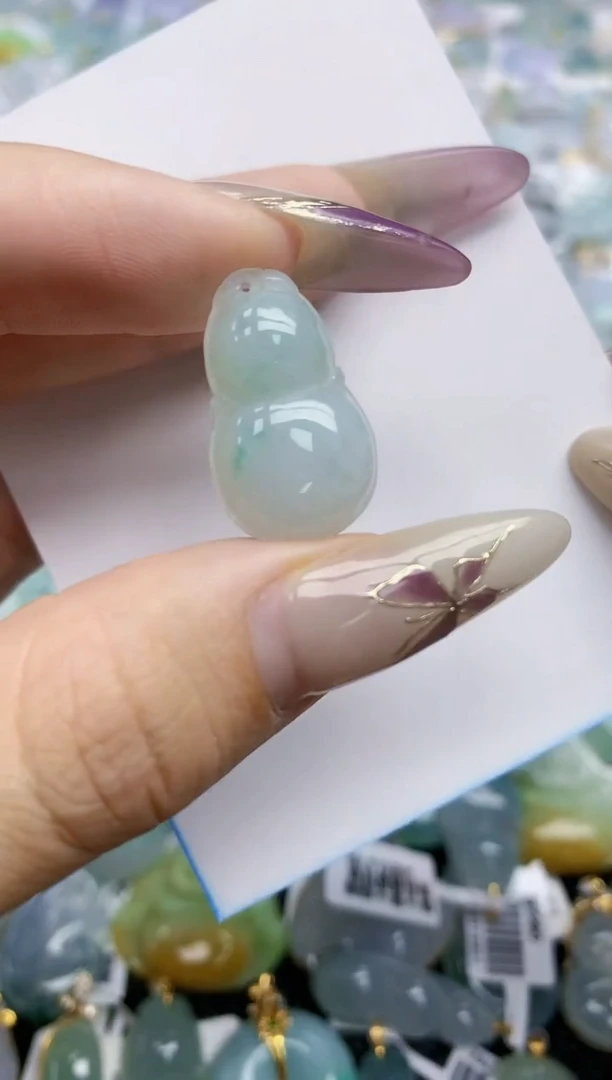 翡翠挂件未镶嵌8   天然翡翠A货