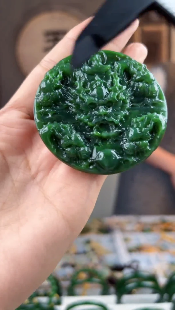 颈饰未镶嵌和田玉拍一发一，拍一发一