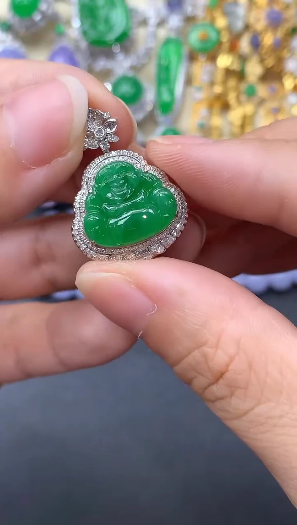 翡翠18K金镶嵌颈饰480中国好珍宝