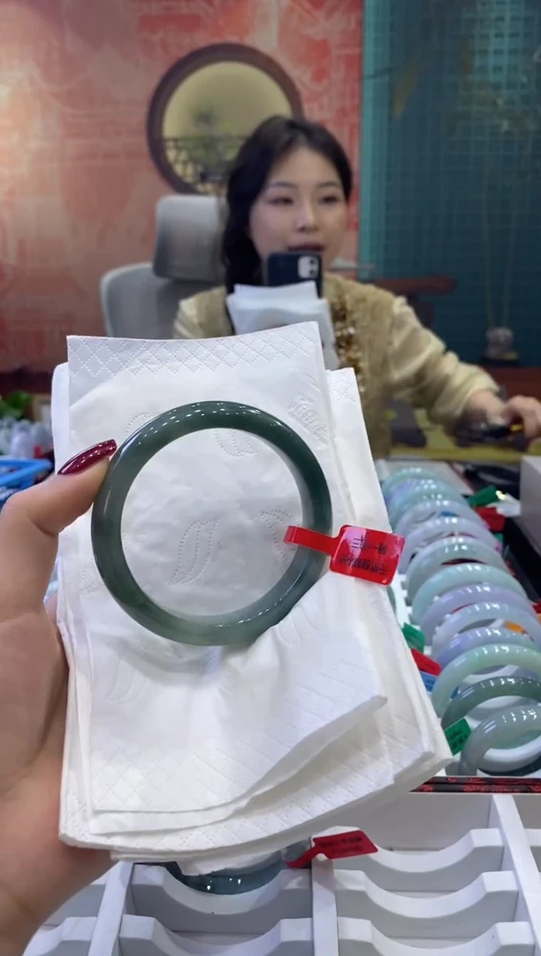 【闪购商品】翡翠手镯未镶嵌多人06172
