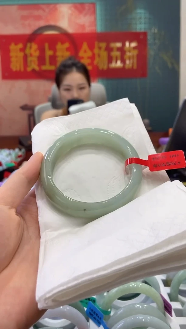 未镶嵌手镯翡翠多人17714