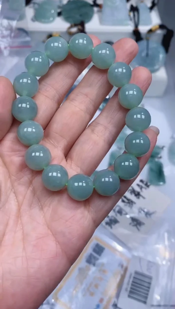 颈饰未镶嵌翡翠手串