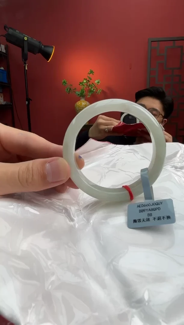 未镶嵌手镯翡翠翡翠手镯2