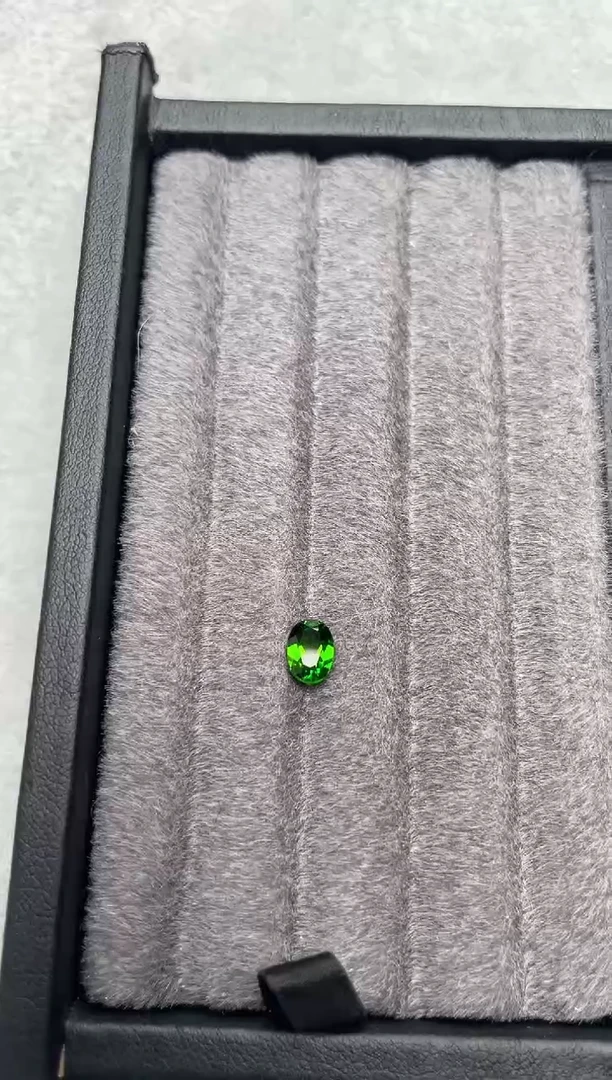【闪购商品】透辉石裸石未镶嵌5*7mm