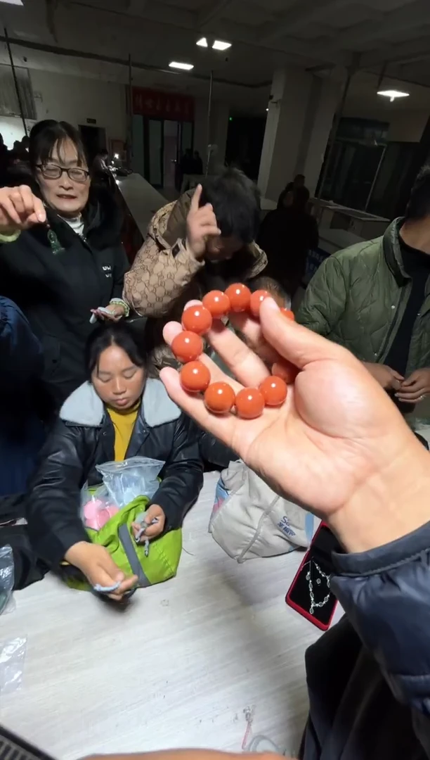 未镶嵌和田玉（糖玉）挂件和田玉