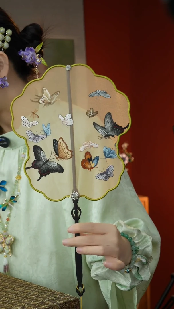 刺绣非遗苏绣绕丝团扇