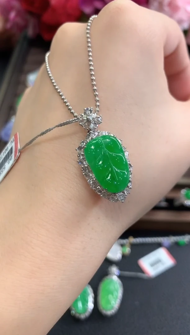 吊坠(不含链)18K金镶嵌翡翠秋日珠宝Z84