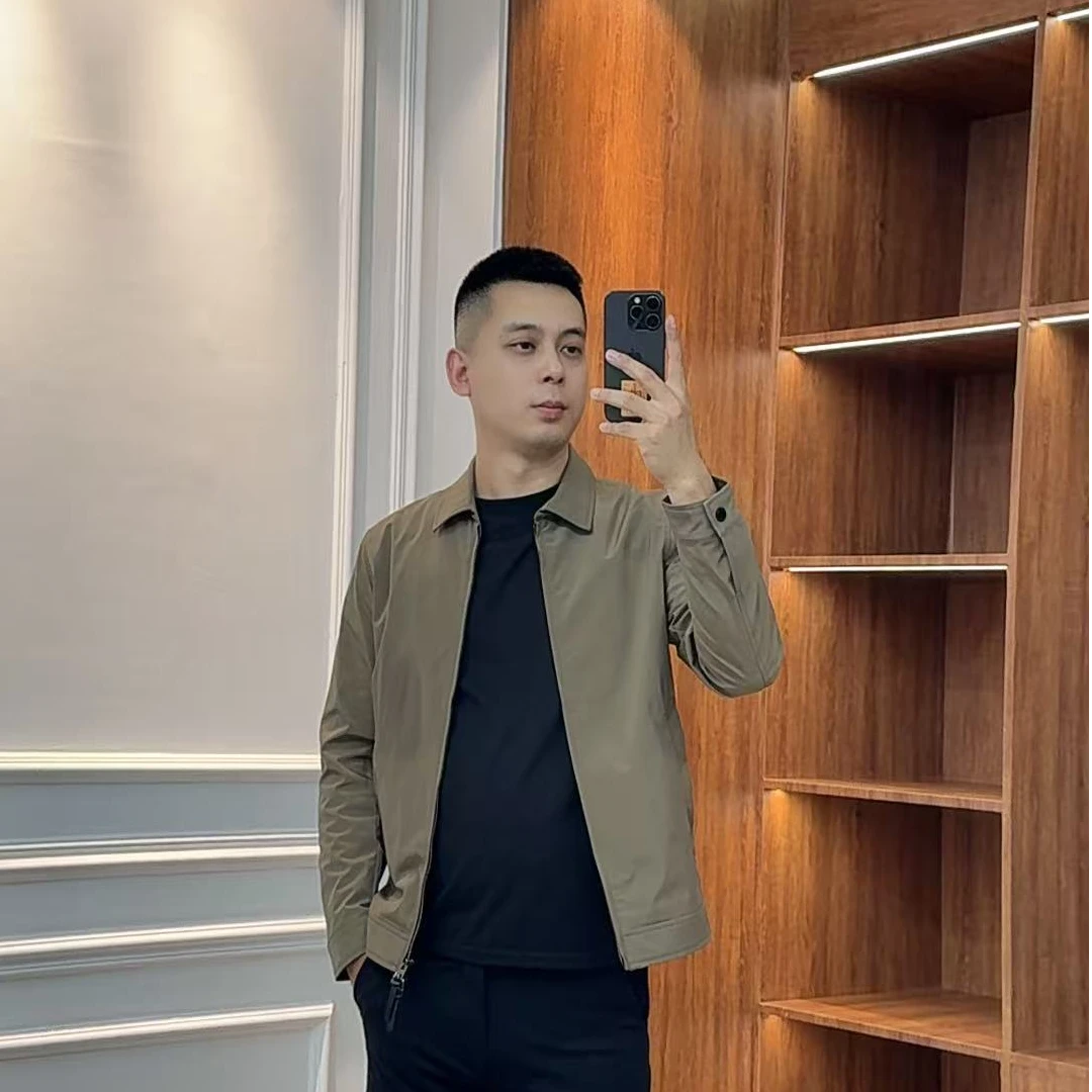 TUYA 拼料下摆显瘦散口袖减龄翻领夹克潮流修身外套简约黄店-2265