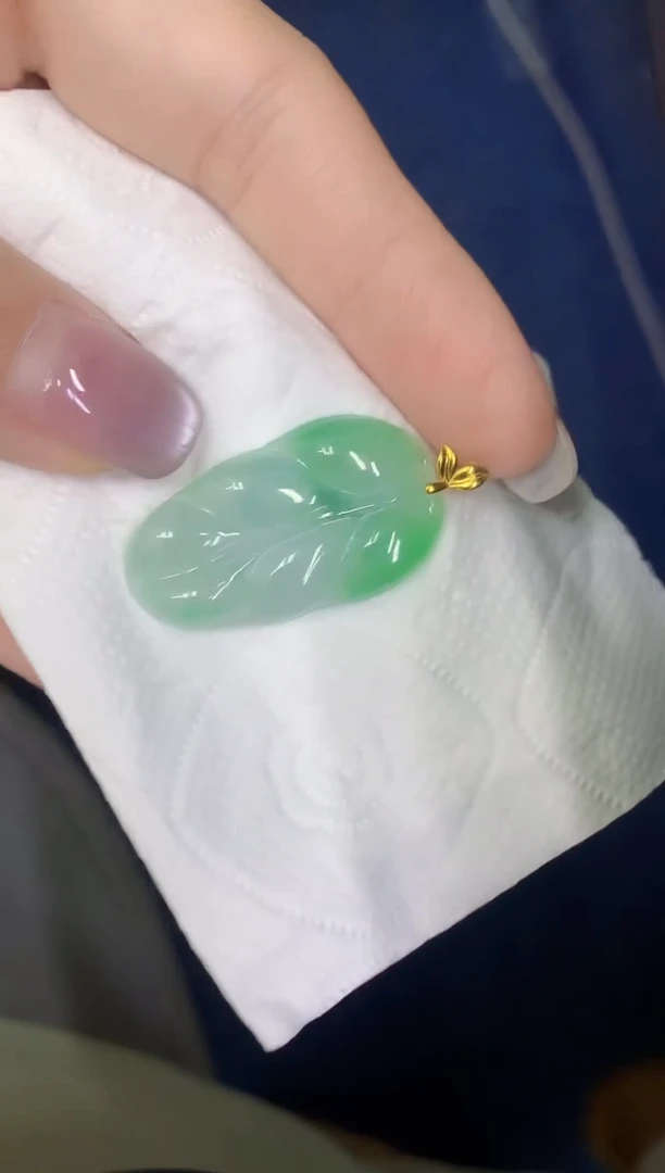 颈饰18K金镶嵌翡翠缅甸天然翡翠A货