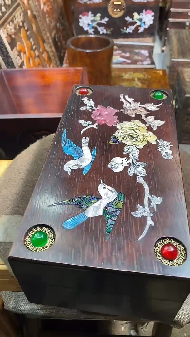 木木雕款魚*水大盒子一个