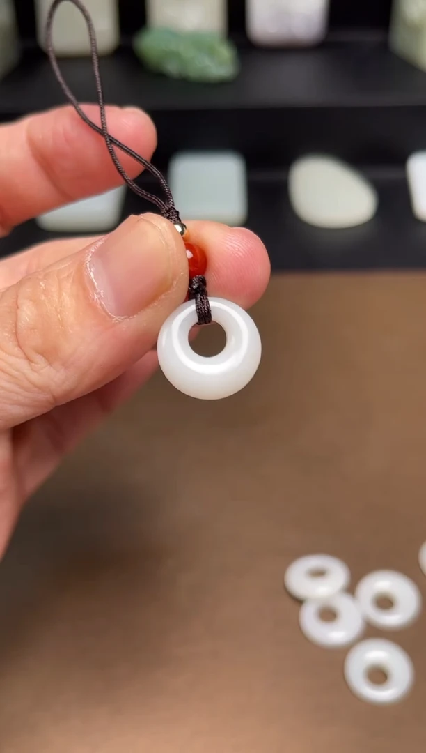 和田玉未镶嵌颈饰2