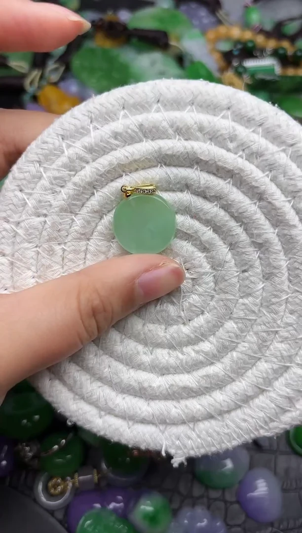 颈饰未镶嵌翡翠缅甸翡翠吊坠