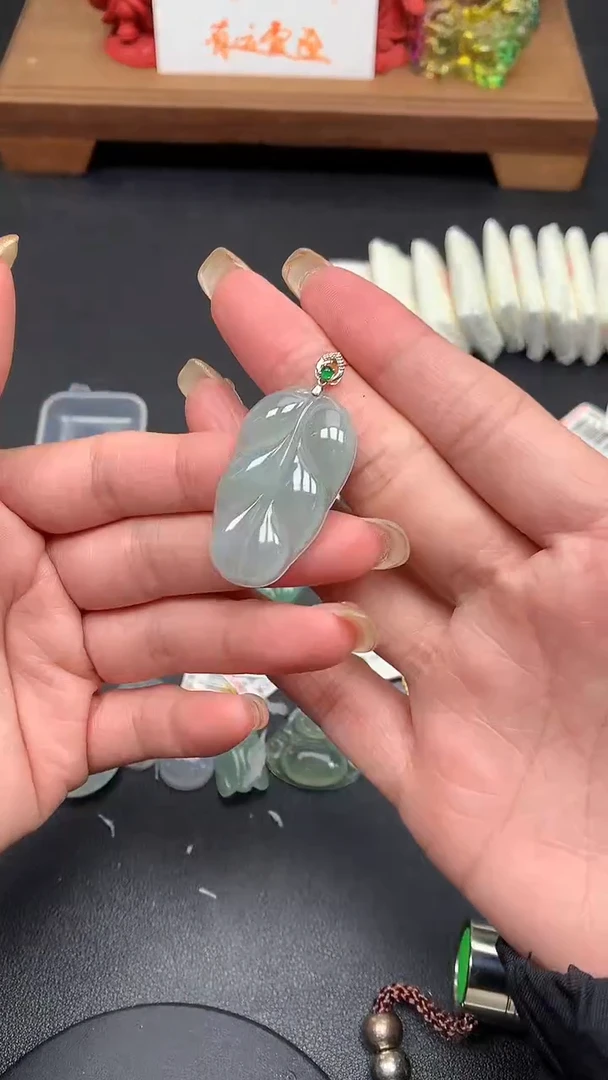 【闪购商品】翡翠吊坠(不含链)18K金镶嵌MS154693