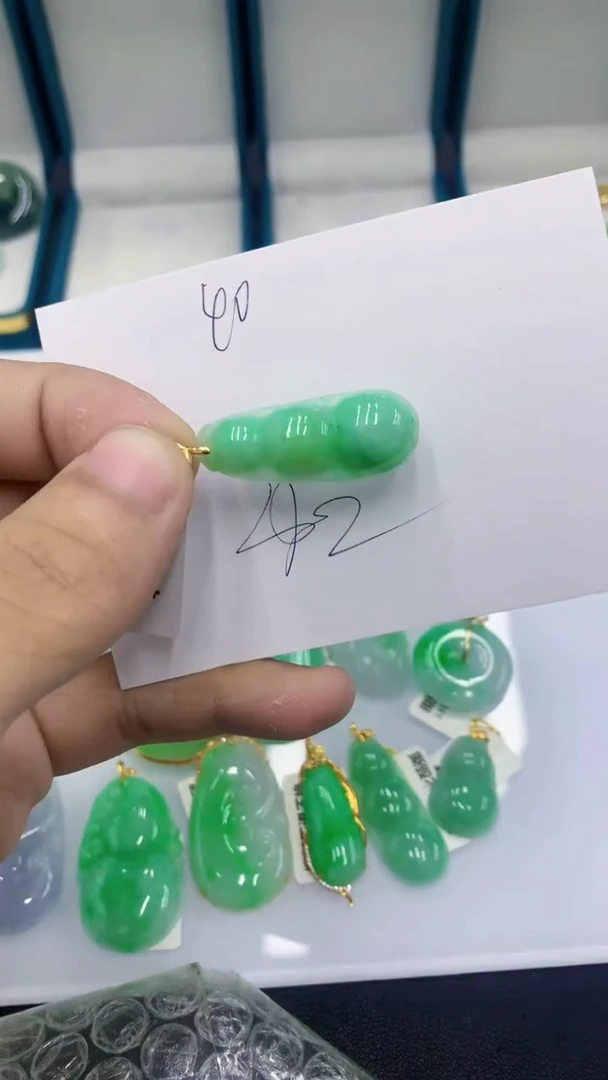 颈饰未镶嵌翡翠1111111111