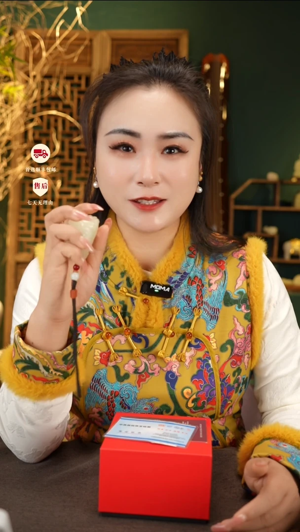 云南石荔枝白雕刻：诸事如意福猪把件摆件