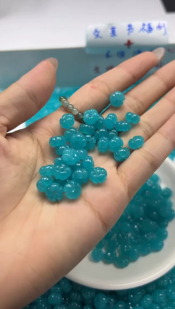 玛瑙/玉髓颈饰未镶嵌w2574高冰天河石五瓣花8mm*20颗