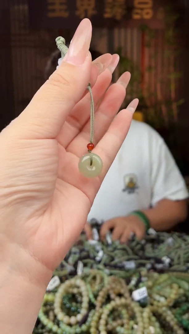 和田玉未镶嵌颈饰拍一发一