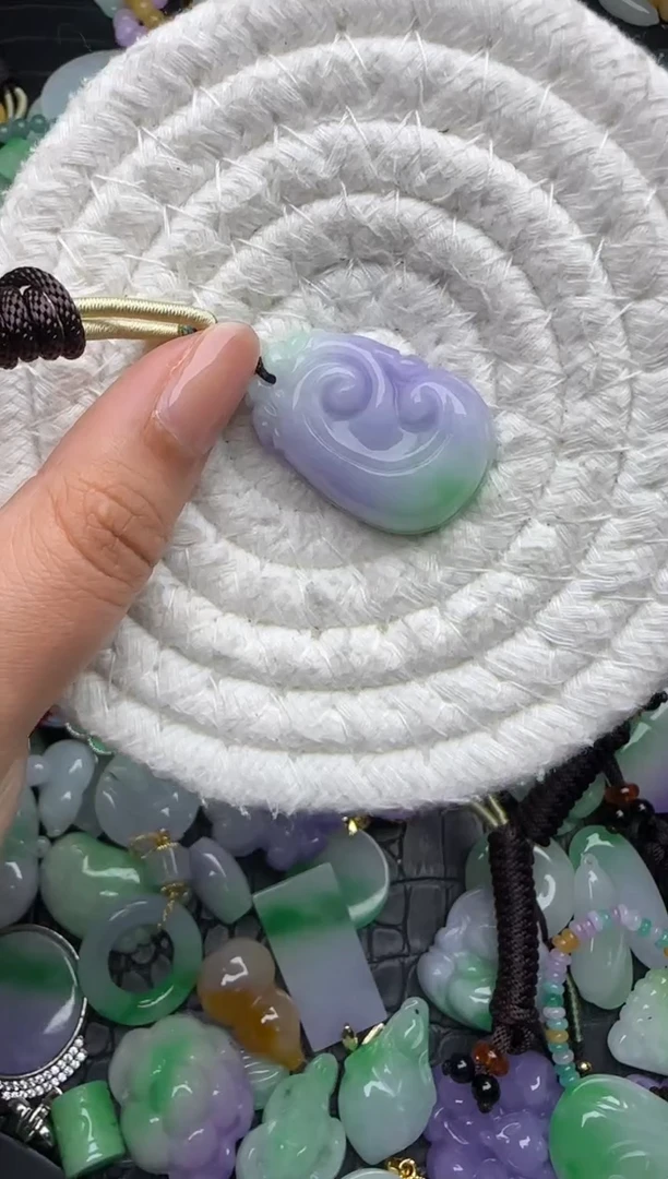 颈饰未镶嵌翡翠缅甸翡翠吊坠