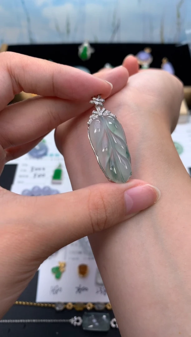 18K金镶嵌把件翡翠48小时鉴赏期 退货不扣服务费