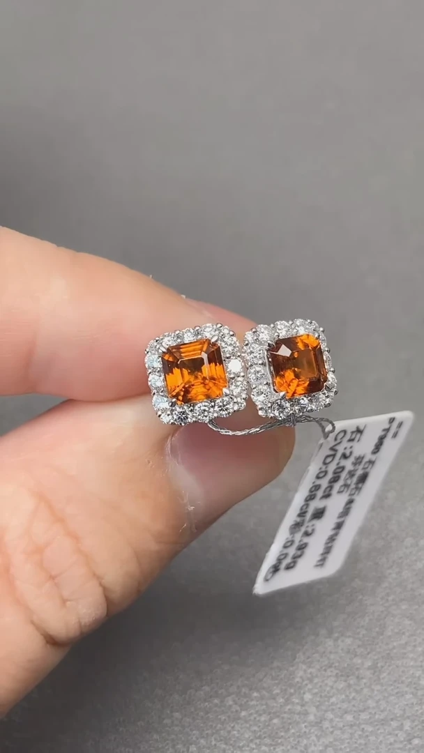 石榴石吊坠未镶嵌芬达石2ct