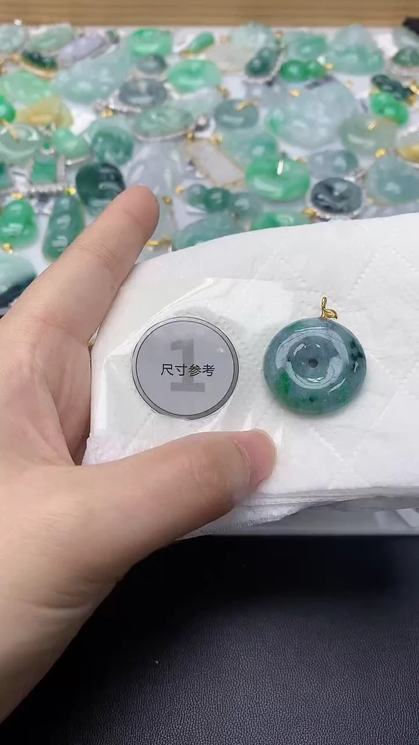 颈饰18K金镶嵌翡翠天然缅甸A货百元以上9元证书费自理