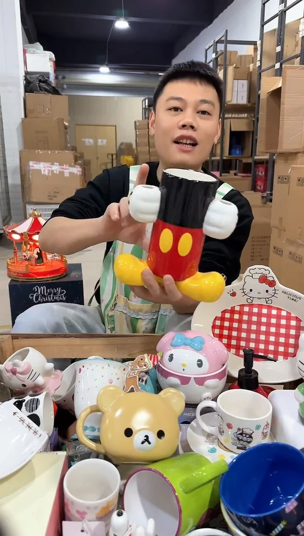 瓷片米奇筷子筒